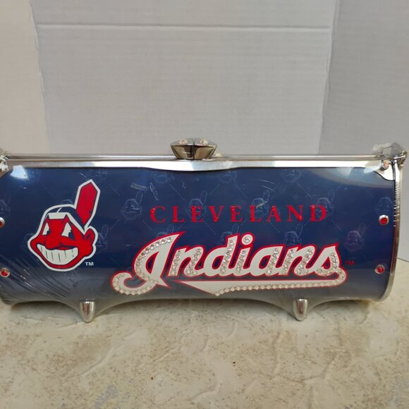 Cleveland Indians (Guardians) Littlearth Fender Flair Recycled Aluminum Purse - Picture 7 of 11